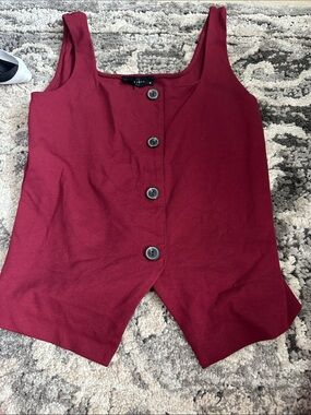 Women’s Sleeveless Button Front Top - Burgundy vest